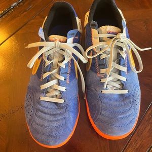 Nike kids streetgato indoor soccer shoes youth size 6